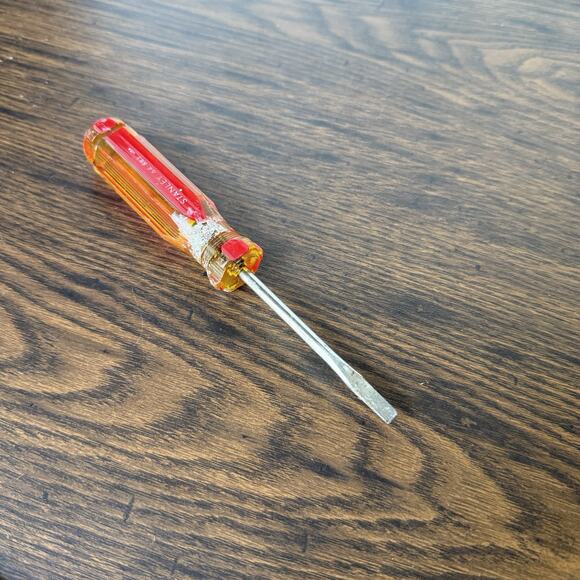 Vintage Stanley 64-883 USA 3" Flat Screwdriver Red Yellow - Picture 2 of 3